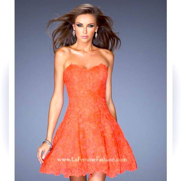 LA FEMME  Style 19160 Coral size 8 - Picture 1 of 5